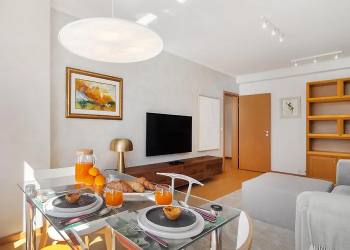 Whome Modern With Great Atmosphere