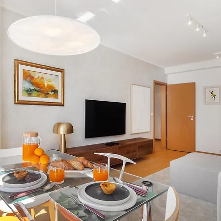 Whome Modern With Great Atmosphere