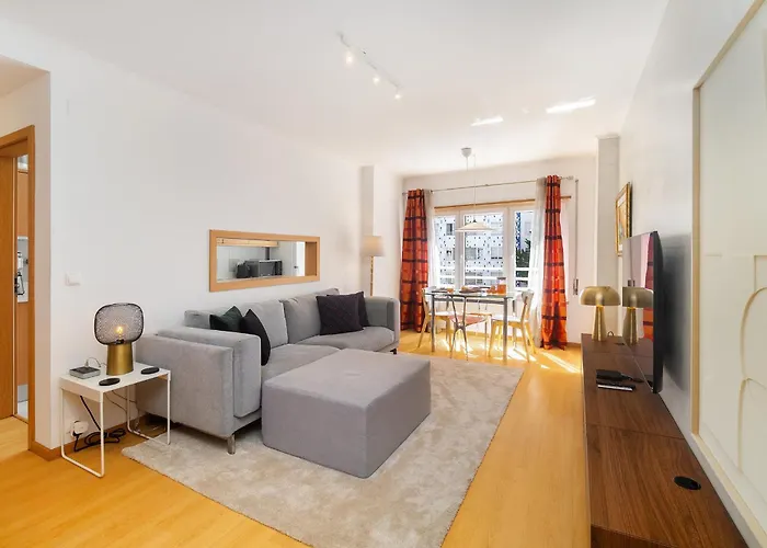 Whome Modern With Great Atmosphere